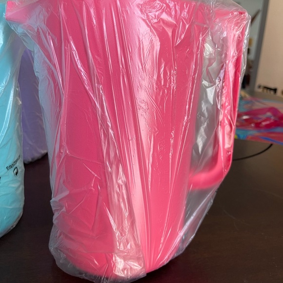 NWT Tupperware 1 Gallon Pitcher - Picture 6 of 11